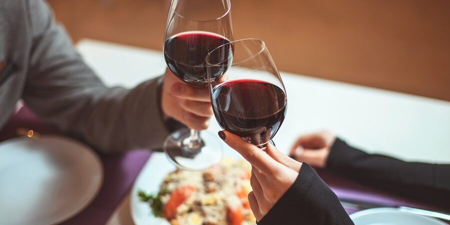couple in restaurant